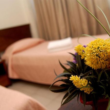 لواوْغ Isabel Suites المظهر الخارجي الصورة