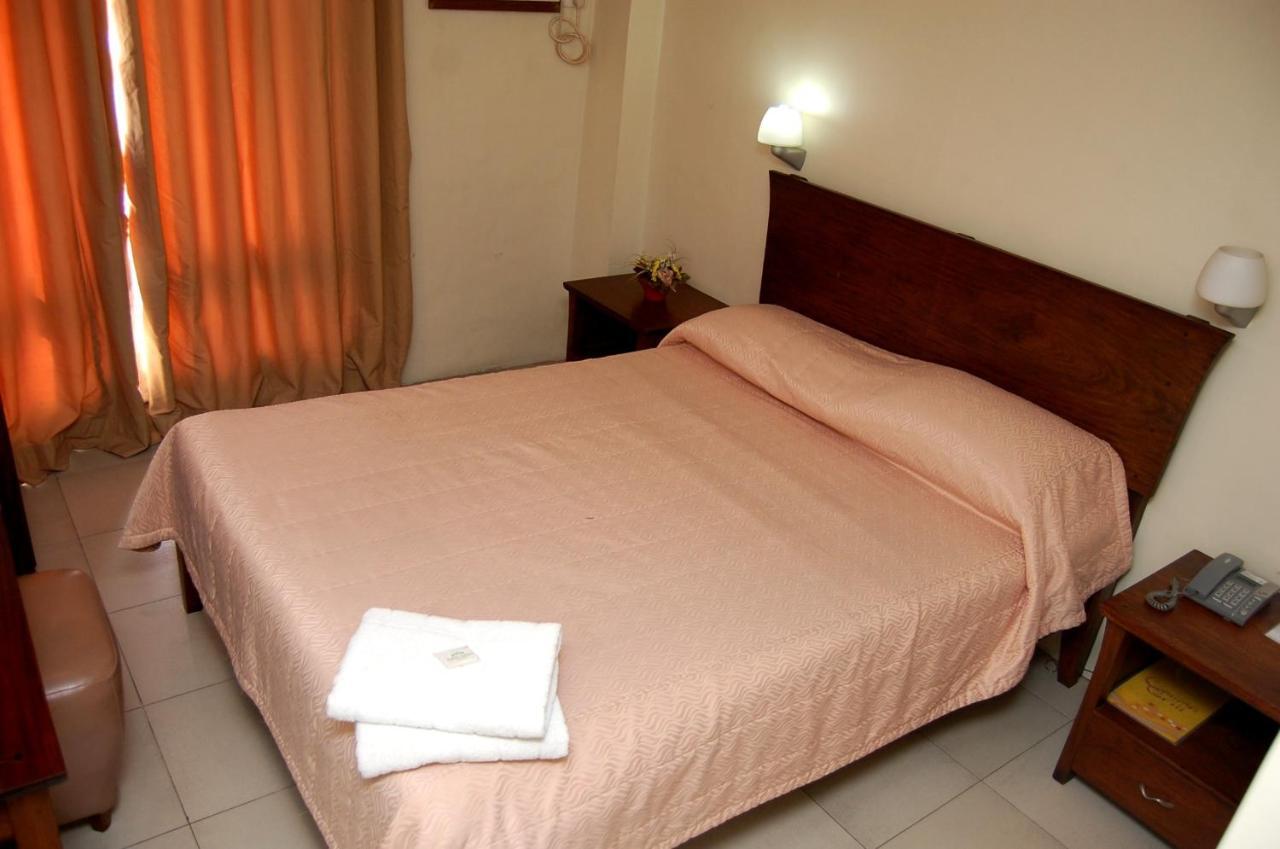 لواوْغ Isabel Suites الغرفة الصورة