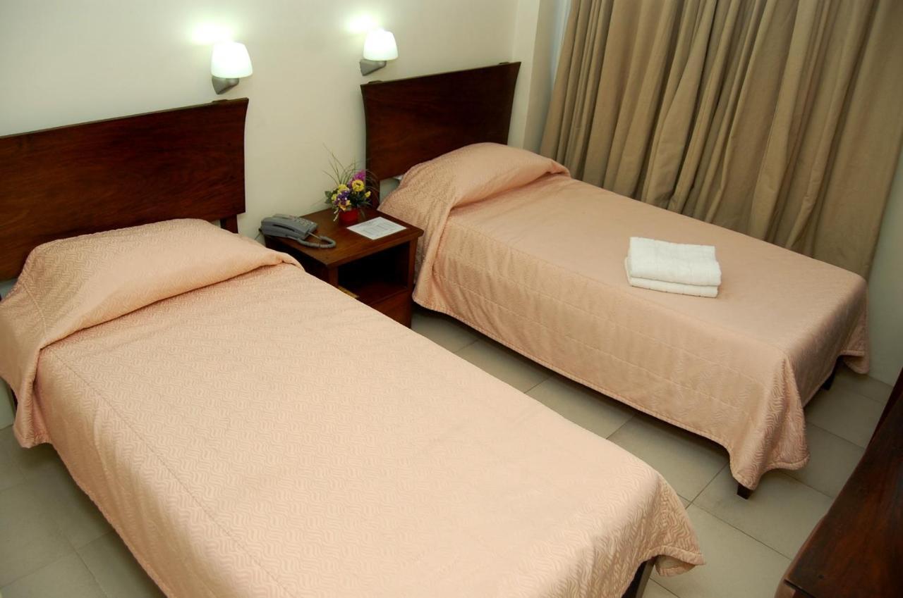 لواوْغ Isabel Suites الغرفة الصورة